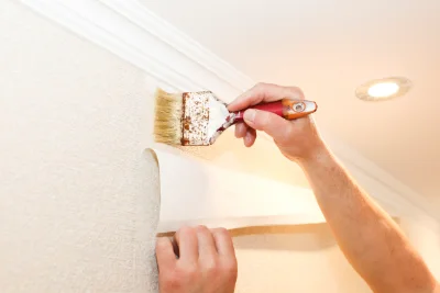 Pose de papier peint à Fouju — revêtements muraux et toiles de verre